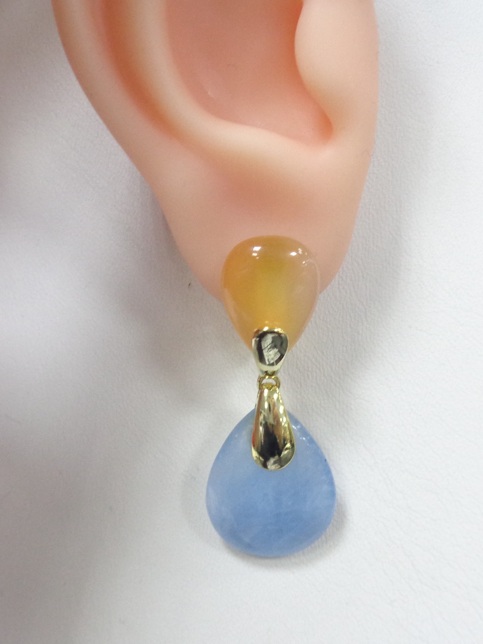 Серебряные серьги с аквамаринами и халцедонами